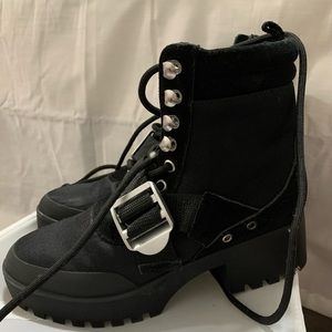 Steve Madden Chunky Black Boots | Size 7.5